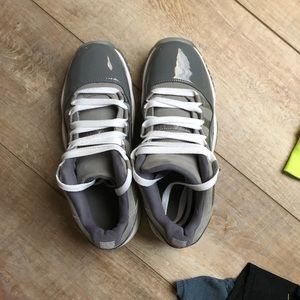 Air Jordan 11 Low Cool Greys, size 6 Boys Youth/W8